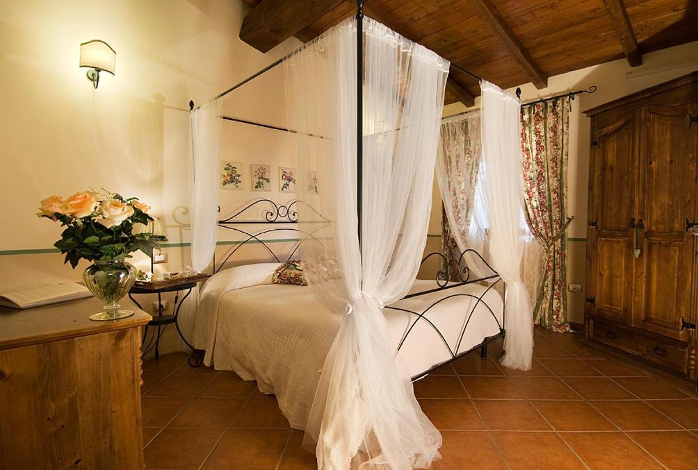Agriturismo Poggio Di Maremma Pescia Romana Bagian luar foto