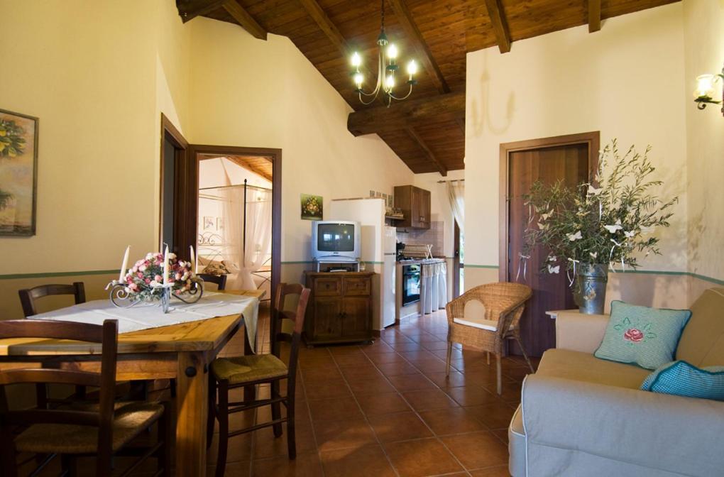 Agriturismo Poggio Di Maremma Pescia Romana Bagian luar foto