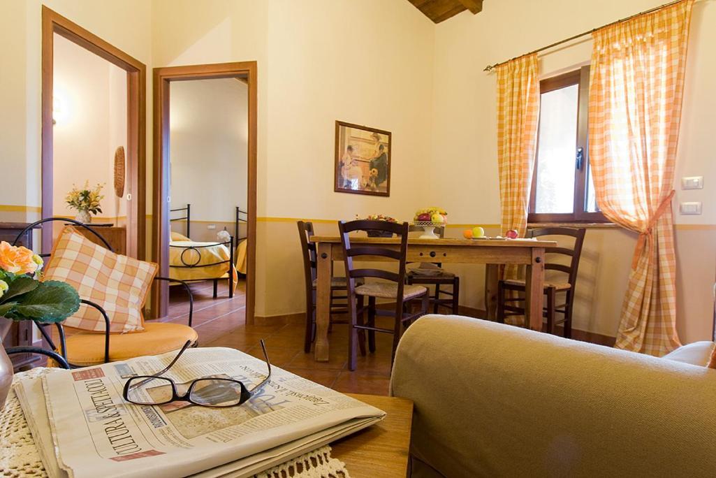 Agriturismo Poggio Di Maremma Pescia Romana Bagian luar foto