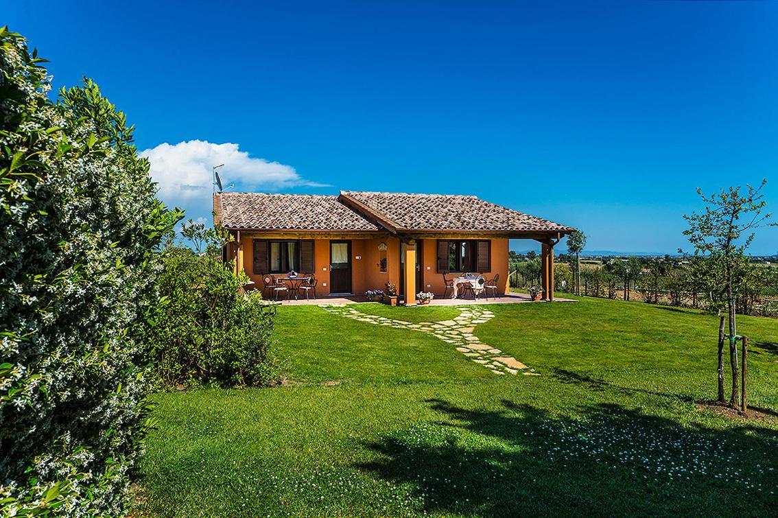 Agriturismo Poggio Di Maremma Pescia Romana Bagian luar foto